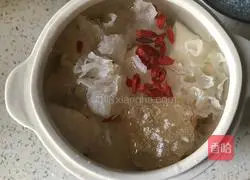 Illustration of how to make loquat, kumquat, snow pear and tremella soup 7