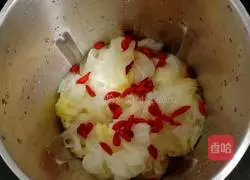 Illustration of how to make papaya and white fungus soup 6