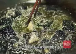 Stinky Tofu Flavor Illustration of how to make Hunan special two-in-one delicious shrimp 4