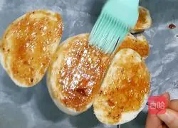 Illustration of how to make grilled steamed buns 4