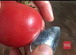 Illustration of how to make tomato and cucumber juice 3