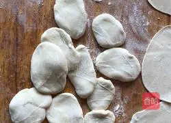 Illustration of how to make multi-layered scallion pancakes 4