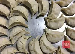 Illustration of how to make poached egg dumplings 1