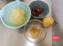 Recipe for Tremella Lily, Snow Pear and Red Date Soup 1