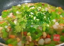 Illustration of how to make fried lettuce with shrimps 11