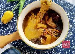 Illustration of how to make mushroom and chicken soup 12