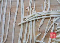 Illustration of how to make fried egg noodle noodles 3