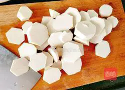 Illustration of making black sesame and taro pancakes 3