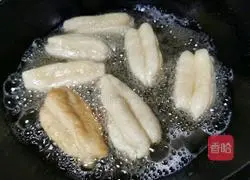 Illustration of how to make small fried dough sticks at home 5