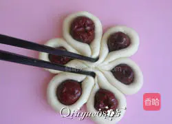 Illustration of how to make jujube steamed buns 7