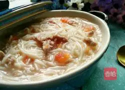 Illustration of how to make tomato, beef and carrot noodles 9