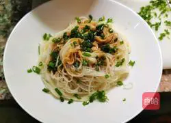 Illustration of how to make scallion oil noodles 6