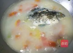 Papaya and crucian carp soup recipe 3