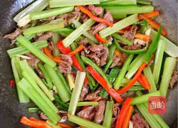 Illustration of how to make fried beef with celery 10
