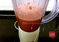 Illustration of how to make tomato juice 3