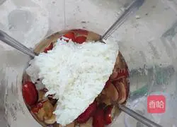 Illustration of how to make red date soy milk 4