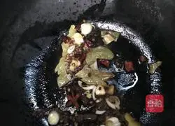 Illustration of how to make beef noodles 8