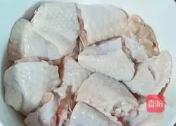 Illustration of how to make pumpkin steamed chicken wings 3