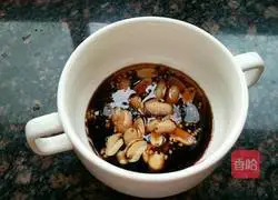 Illustration of how to make cold clam noodles 3