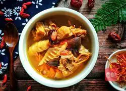 Nutritious and delicious mushroom pork rib soup recipe illustration 8