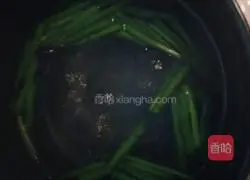 Illustration of how to make green onion clear soup noodles 4