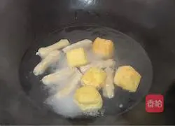 Illustration of how to make swallow dumplings and beans in soup 4