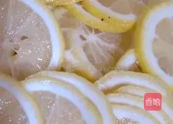 Illustration of how to make passion fruit and lemon soaked claws 9