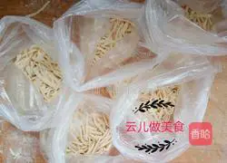 Illustration of how to make baby corn noodles 12