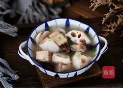 Illustration of how to make pork ribs and lotus root soup 11