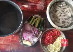 Illustration of how to soak chicken feet at home 3