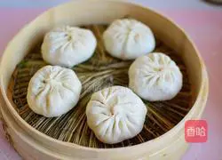 Illustration of how to make steamed buns stuffed with chives and eggs 11