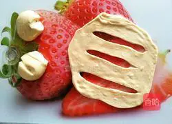 Illustration of how to make Tianjin special snack fruit cake 3