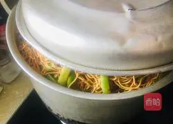 Illustration of braised noodles 15