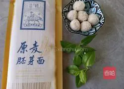 Illustration of how to make meatball clear noodle soup 1