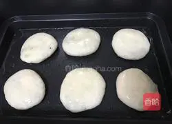 Illustration of how to make scallion pancakes 7