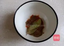 Illustration of how to make spicy and delicious summer cold noodles 3