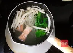 Illustration of how to make shrimp and vegetable rice noodles 6
