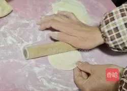 Illustration of how to make shepherd's purse dumplings 10