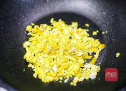 Illustration of how to make green pepper and egg noodles 4