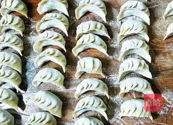 Illustration of how to make homemade dumplings with celery, mushrooms and meat 13