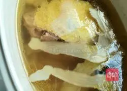 Illustration of making ginseng and Yuzhu chicken soup 5