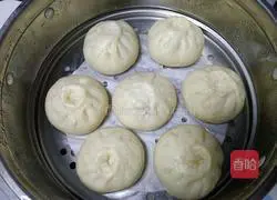 Illustration of how to make seasonal vegetable and fresh meat buns 14