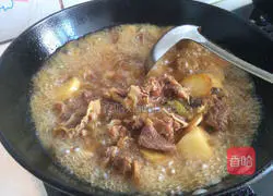 Illustration of how to stew beef brisket with potatoes and tomatoes 6