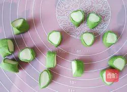 Baicai Dumpling Recipe Illustration 13