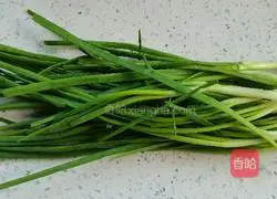 Illustration of how to make olive oil chive pancake 2