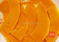 Illustration of how to make pumpkin flower rolls 1