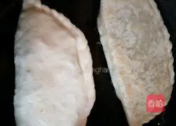 Illustration of how to make thin-crust vegetable pie 9