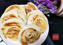 Illustration of how to make hand-shred green onion pancakes 8