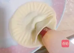 Illustration of how to make egg-filled pancakes with dumpling skin 3