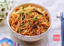 Illustration of how to make scallion oil noodles 12